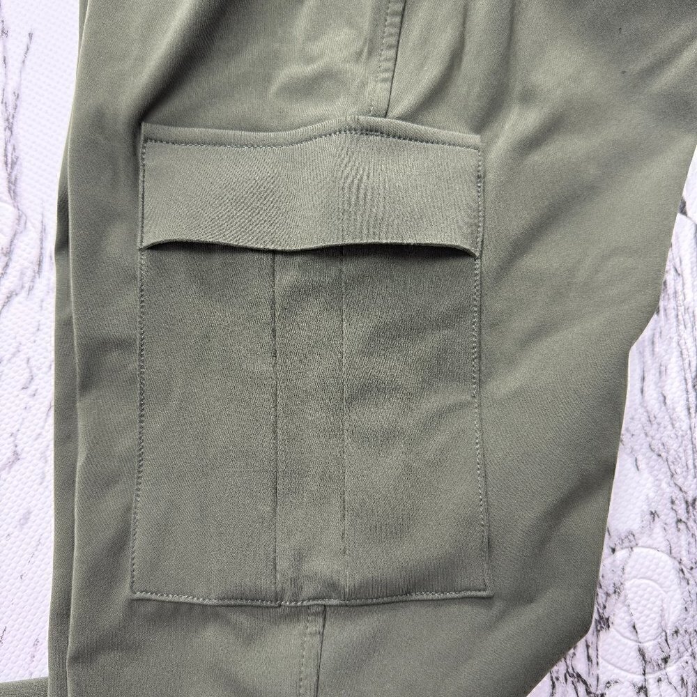 EUC - Zyia  Luxe Green Cargo Leggings, Size 6-8 (Fits BIG) - Picture 6 of 9